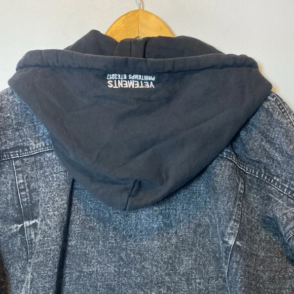 Vetements x Levi’s 2017 Denim Jacket Unisex Large Oversized Black Hooded FLAW
